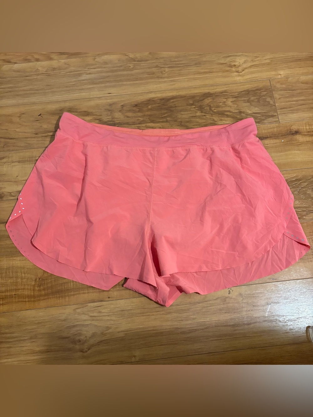 Lululemon Pink Coral Lightweight Running Shorts Women’s Size 14/16 plus size gym